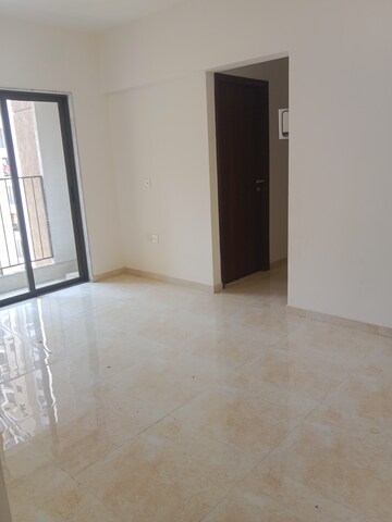 2 BHK Apartment For Rent in Sunteck Maxxworld, Tivri