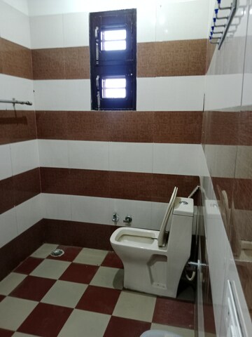 Attached Bathroom in 2 BHK Builder Floor at Sector 18 – for Rent