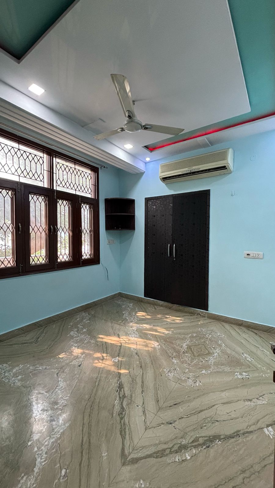 2 BHK + Study Room Apartment For Rent in Madhur Apartment