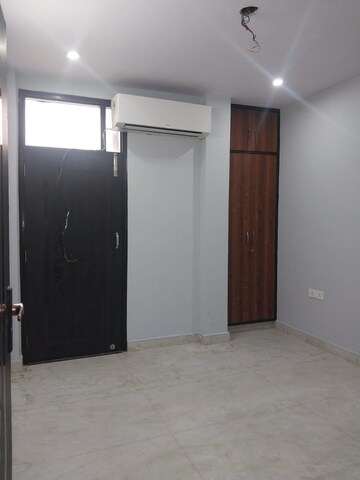 Room in 2 BHK Apartment at Adarsh Apartments CGHS Ltd, Paschim Vihar – for Rent