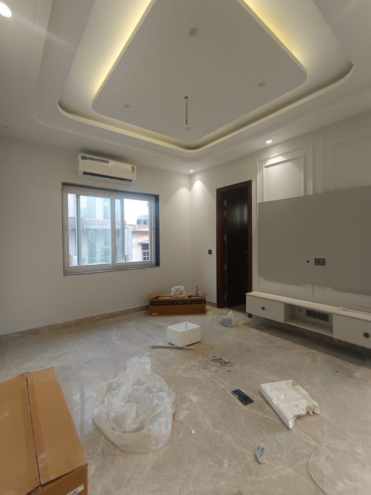 Room, navbharat-apartments 3 Bedroom 1450 Sq.Ft. Apartment In Paschim Vihar Delhi 8902256