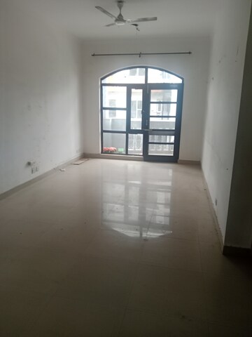 Room in 3 BHK Builder Floor at Ansals Sushant City – for Rent