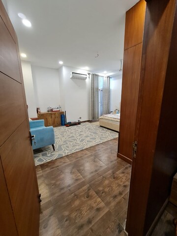 Bedroom in 5 BHK Penthouse at Amrapali Sapphire, Sector 45 – for Sale