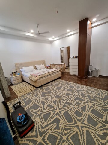 Bedroom in 5 BHK Penthouse at Amrapali Sapphire, Sector 45 – for Sale