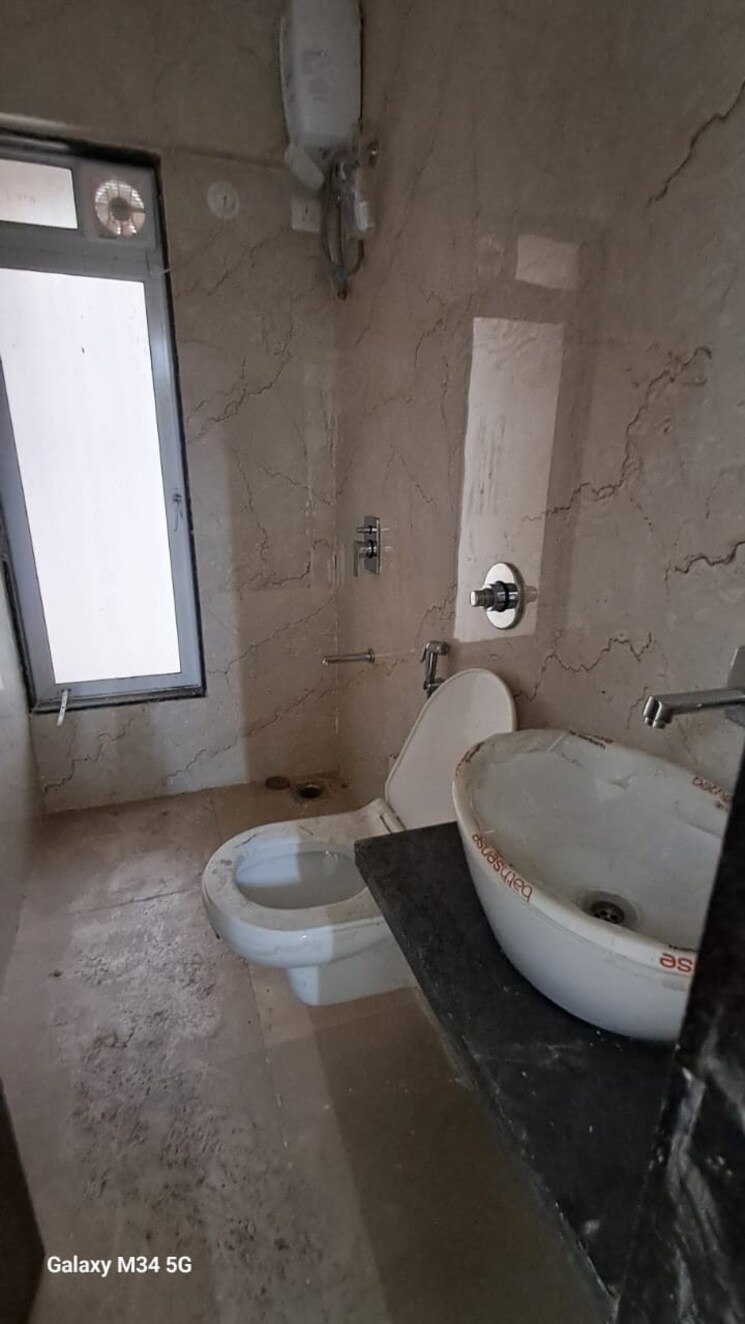 Bathroom, skg-mumbadevi 2 Bedroom 658 Sq.Ft. Apartment In Chembur Mumbai 8902278