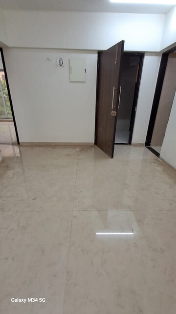 Room in 2 BHK Apartment at SKG Mumbadevi, Chembur – for Rent