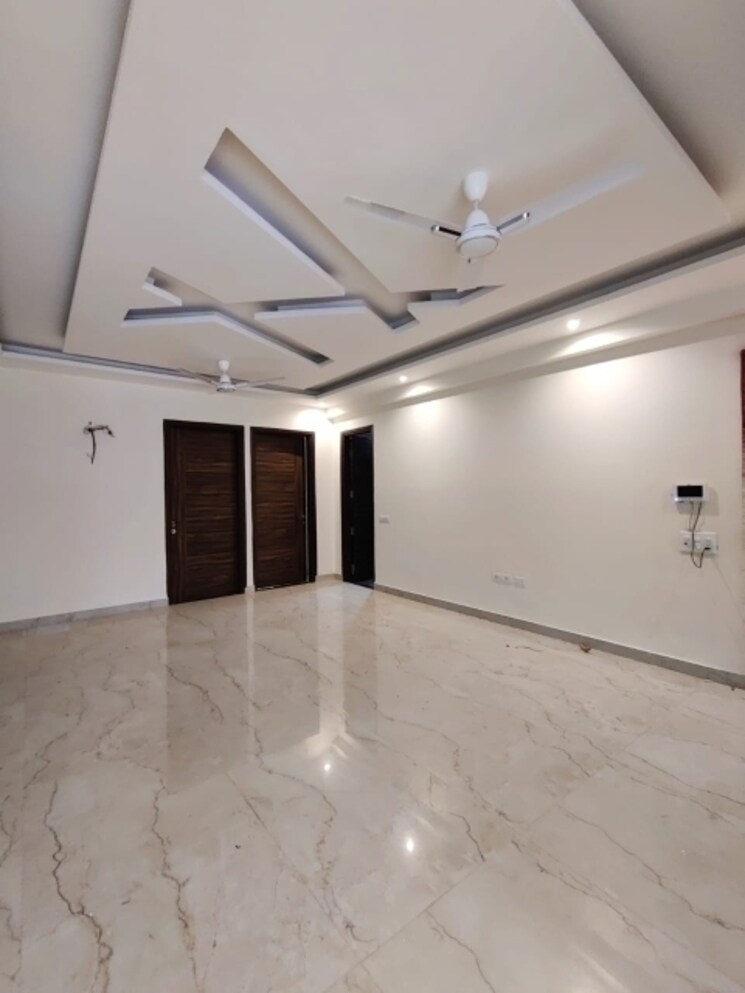 Room, palam vihar 3 Bedroom 275 Sq.Yd. Builder Floor In Palam Vihar Gurgaon 8902283