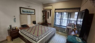 Bedroom in 4 BHK Apartment at Infiniti Mall, Andheri West – for Rent