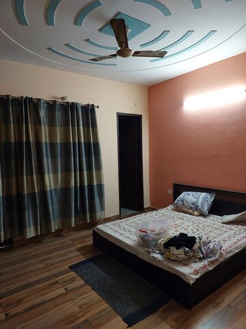 Bedroom in 2 BHK Builder Floor at Palam Vihar – for Rent