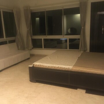 Bedroom in 3.5 BHK Apartment at Powai – for Rent