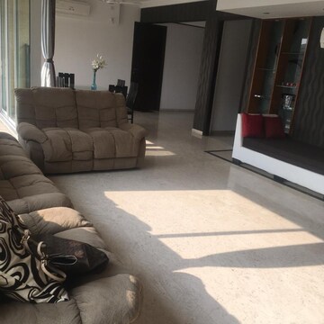 Living Room in 3.5 BHK Apartment at Powai – for Rent