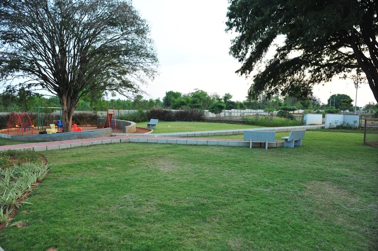 Garden, pc-park-lane  1200 Sq.Ft. Plot In Devanahalli Road Bangalore 8902343