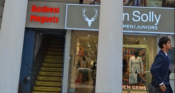  Showroom – Exterior View View at Connaught Place - for Rent