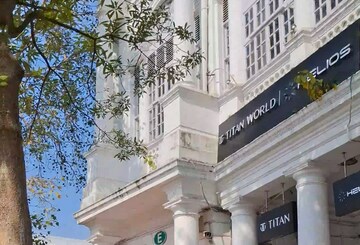  Shop – Exterior View View at Connaught Place - for Rent