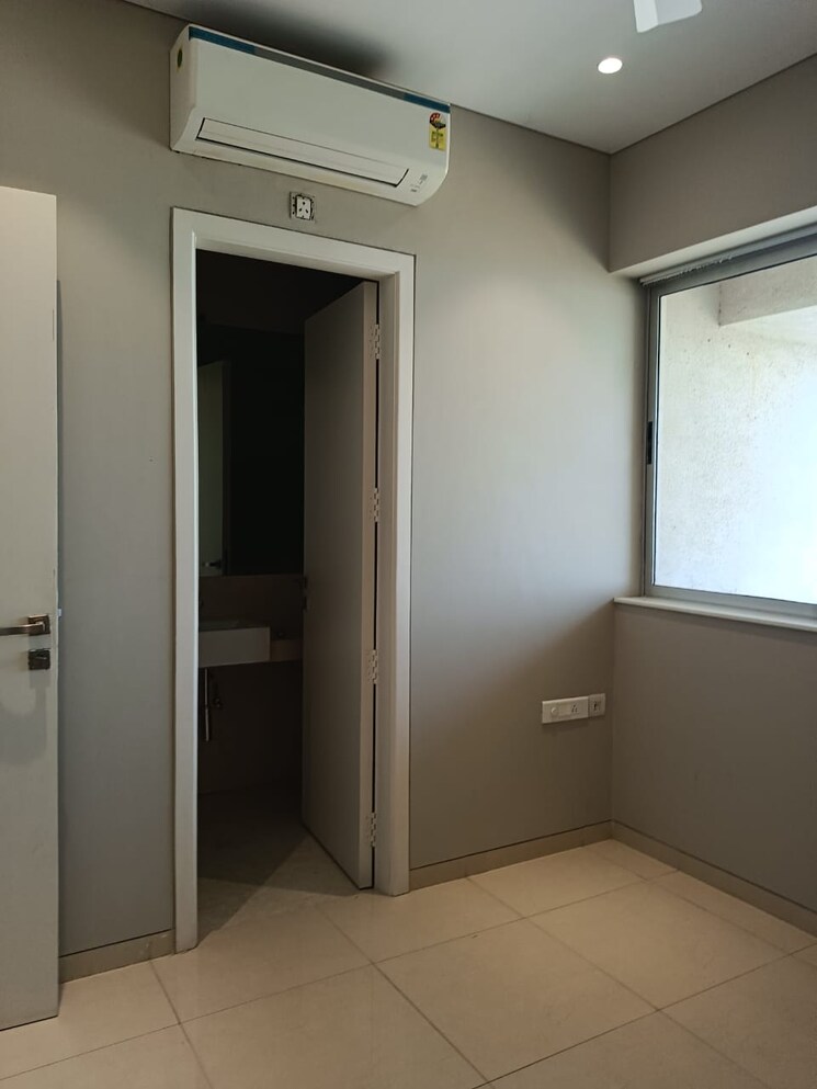 Room, worli sea face 3 Bedroom 1100 Sq.Ft. Apartment In Worli Sea Face Mumbai 8902480