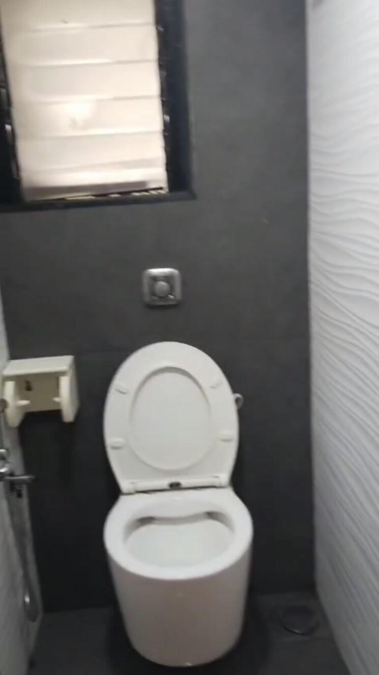 Bathroom, tarapore-gardens 2 Bedroom 650 Sq.Ft. Apartment In Andheri West Mumbai 8902490