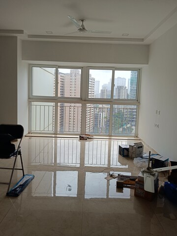 2 BHK Apartment For Rent in Ruparel Ariana, Parel