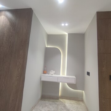 Room in 4 BHK Builder Floor at Unitech Woodstock Floors, Sector 50 – for Sale