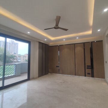 Staircase in 4 BHK Builder Floor at Unitech Woodstock Floors, Sector 50 – for Sale