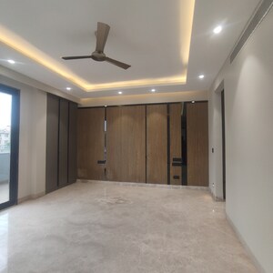 Furnished Amenities in 4 BHK Builder Floor at Unitech Woodstock Floors, Sector 50 – for Sale