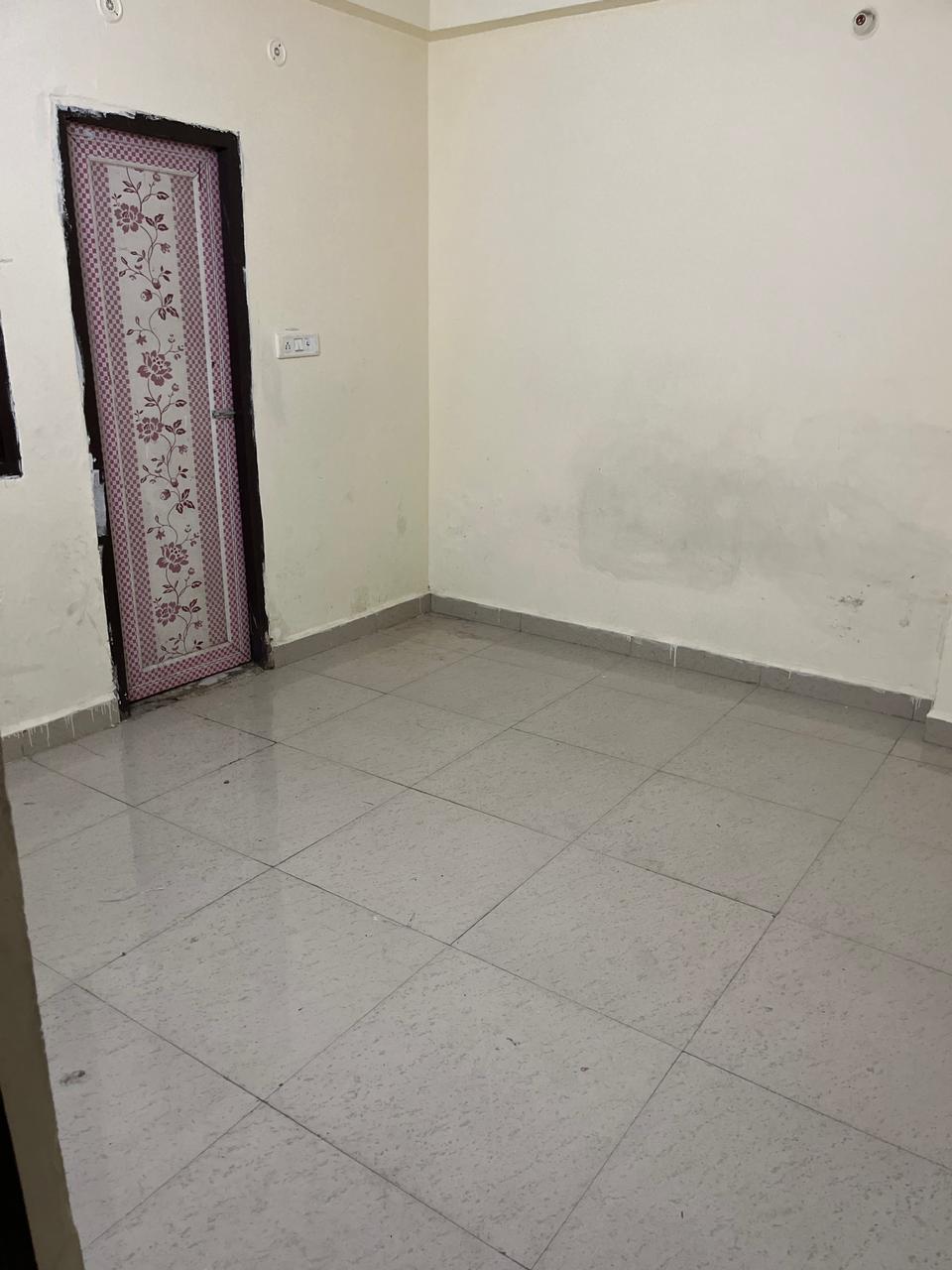 2 BHK + Pooja Room Apartment For Rent in Khurram Nagar