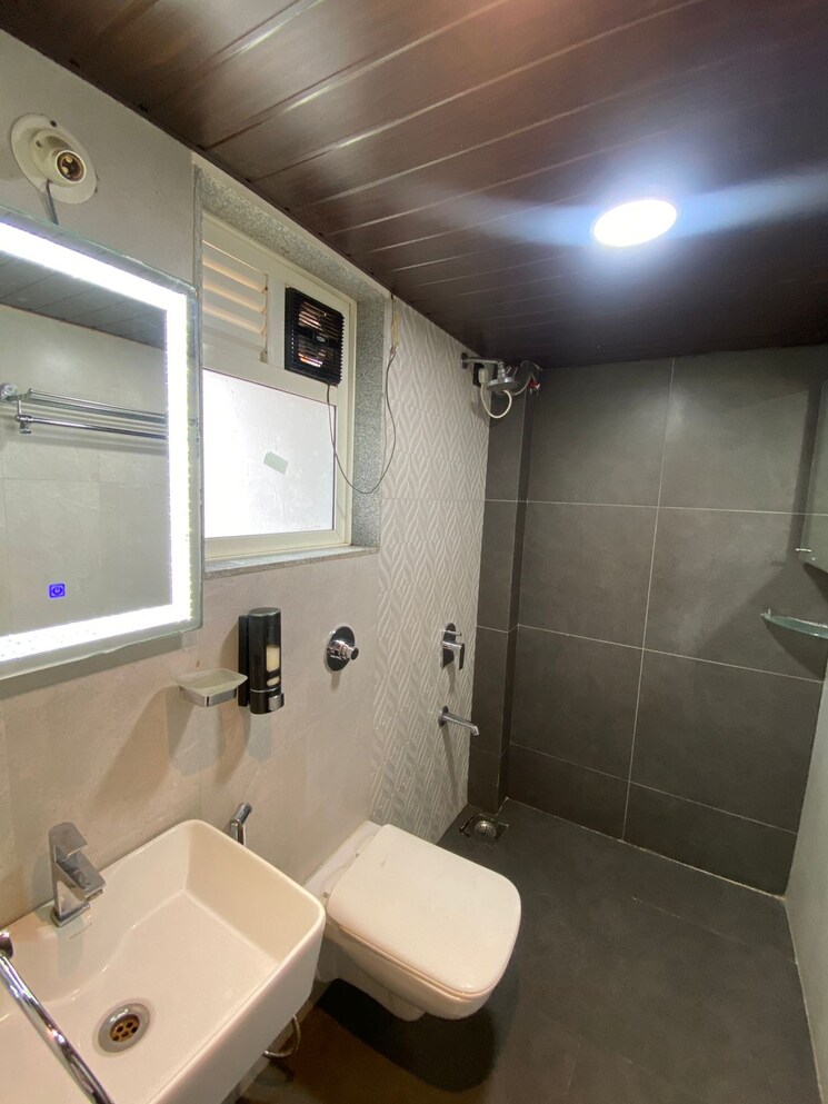 Bathroom, gabadia-heights 2 Bedroom 753 Sq.Ft. Apartment In Kandivali West Mumbai 8902576