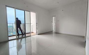 Room in 2 BHK Apartment at Godrej Boulevard, Manjari – for Rent