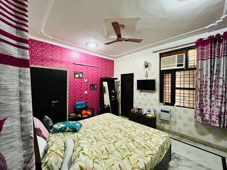 Bedroom, green fields colony 3 Bedroom 4050 Sq.Ft. Builder Floor In Green Fields Colony Faridabad 8902667