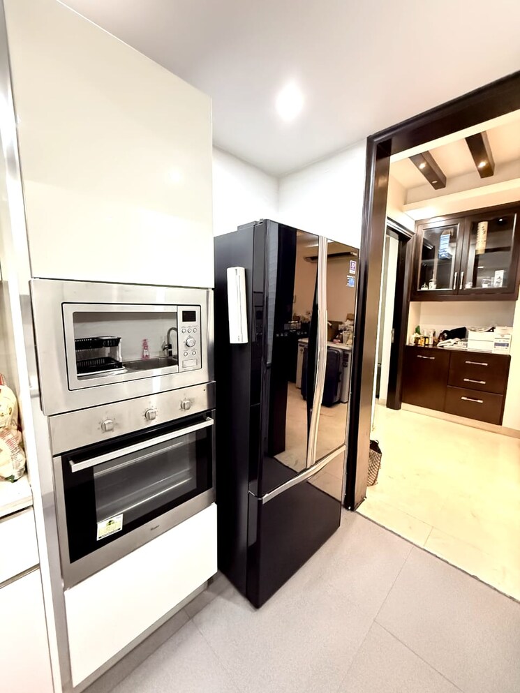  Parking, safdarjung enclave 3 Bedroom 200 Sq.Yd. Builder Floor In Safdarjung Enclave Delhi 8902680