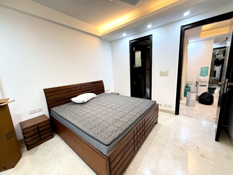Bedroom, safdarjung enclave 3 Bedroom 200 Sq.Yd. Builder Floor In Safdarjung Enclave Delhi 8902680