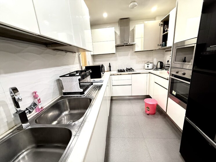 Kitchen, safdarjung enclave 3 Bedroom 200 Sq.Yd. Builder Floor In Safdarjung Enclave Delhi 8902680