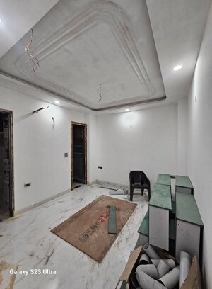 Room in 4 BHK Builder Floor at Nh 24 – for Sale