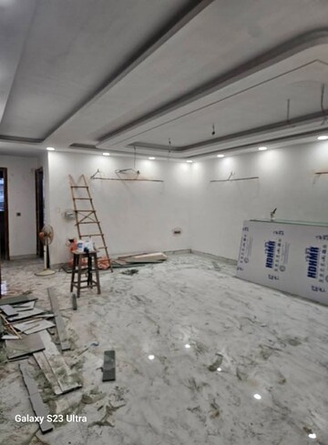 Bedroom in 4 BHK Builder Floor at Nh 24 – for Sale
