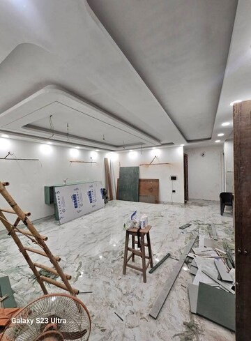 Room in 4 BHK Builder Floor at Nh 24 – for Sale