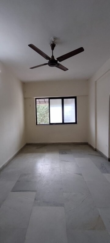 Room in 1 BHK Apartment at Veda CHS, Ic Colony – for Rent