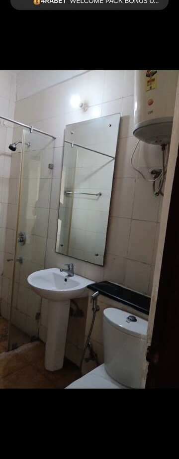 Bathroom in 3.5 BHK Apartment at Unitech Escape, Sector 50 – for Rent