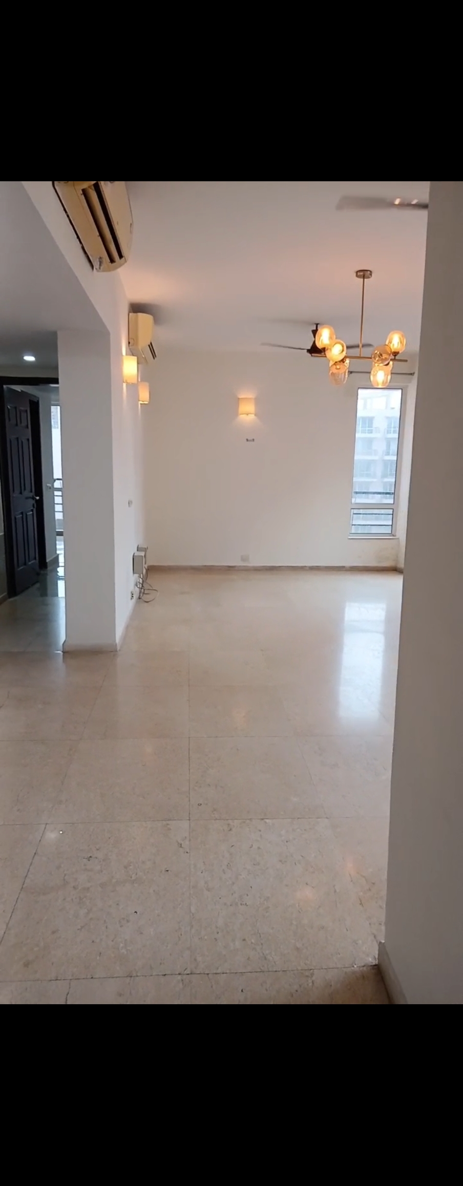 3.5 BHK + Servant Room Apartment For Rent in Unitech Escape