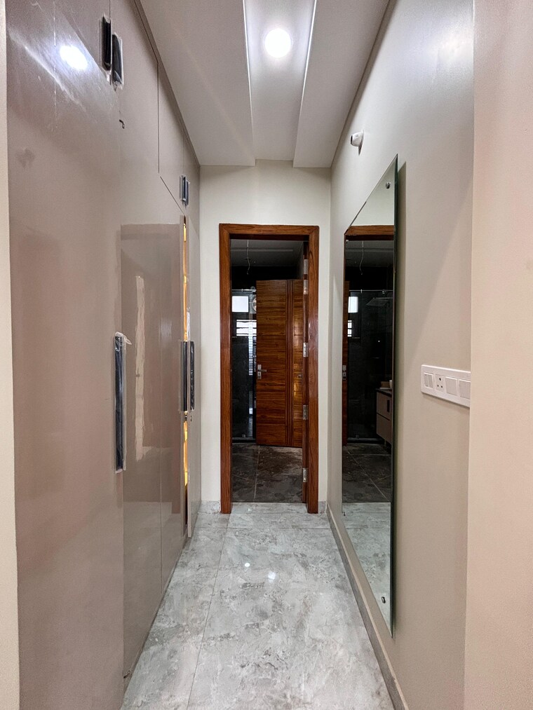 undefined, sector 76 4 Bedroom 250 Sq.Yd. Builder Floor In Sector 76 Faridabad 8902790