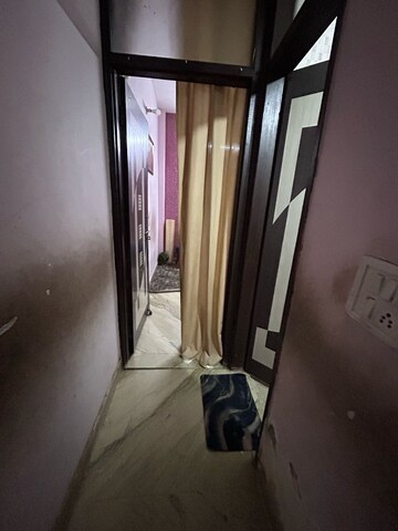  1 BHK Independent House at Rohini Sector 3 – for Sale