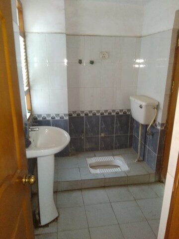  2 BHK Apartment at Surya Lake View Apartment, Gomti Nagar – for Rent