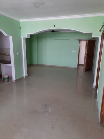 Room in 2 BHK Apartment at Surya Lake View Apartment, Gomti Nagar – for Rent