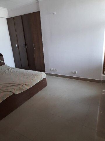 Room in 2 BHK Apartment at Surya Lake View Apartment, Gomti Nagar – for Rent