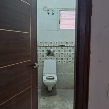 Bathroom in 3 BHK Builder Floor at Jayanagar – for Rent