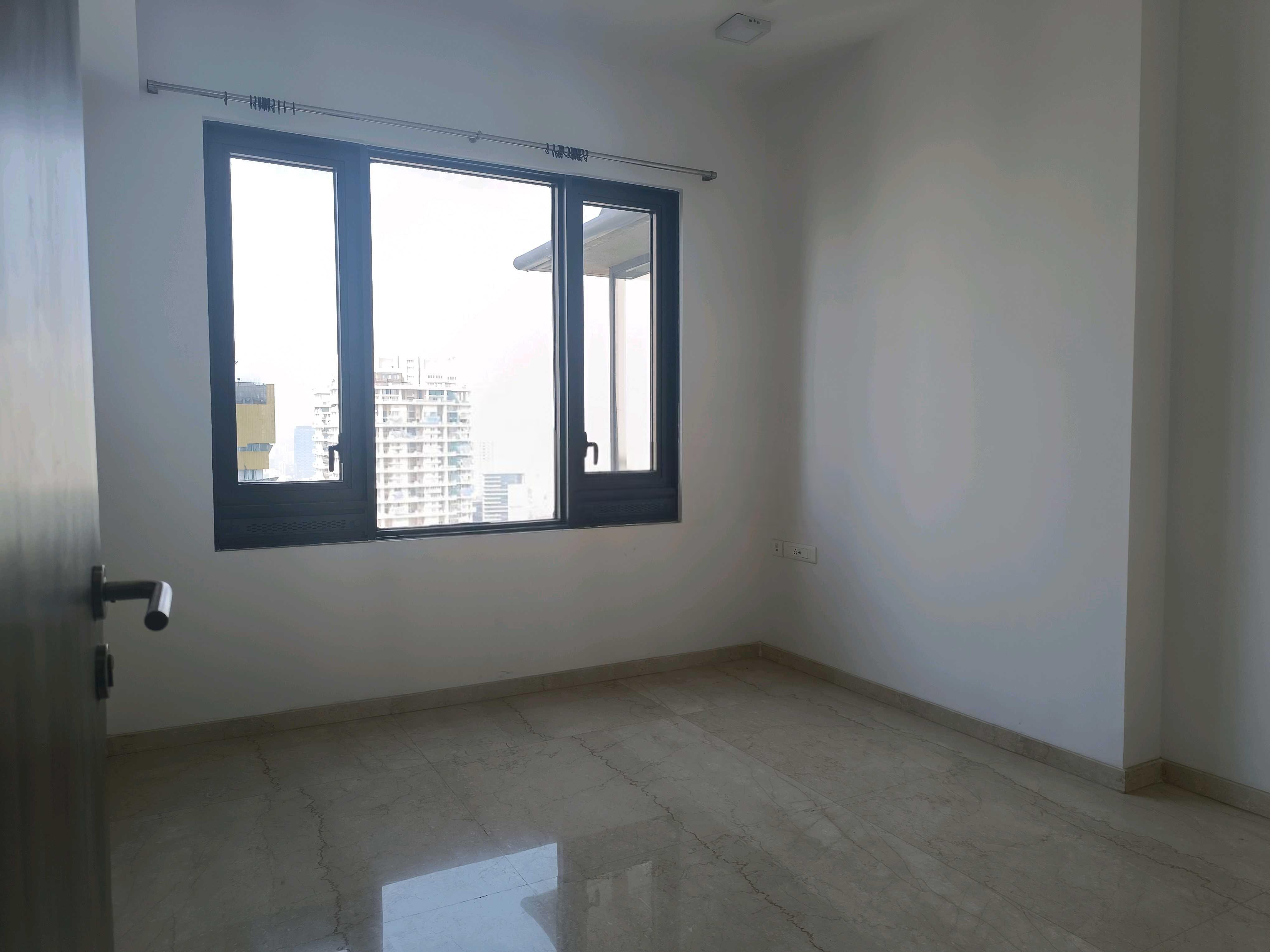 2 BHK + Servant Room Apartment For Rent in Lodha The Park