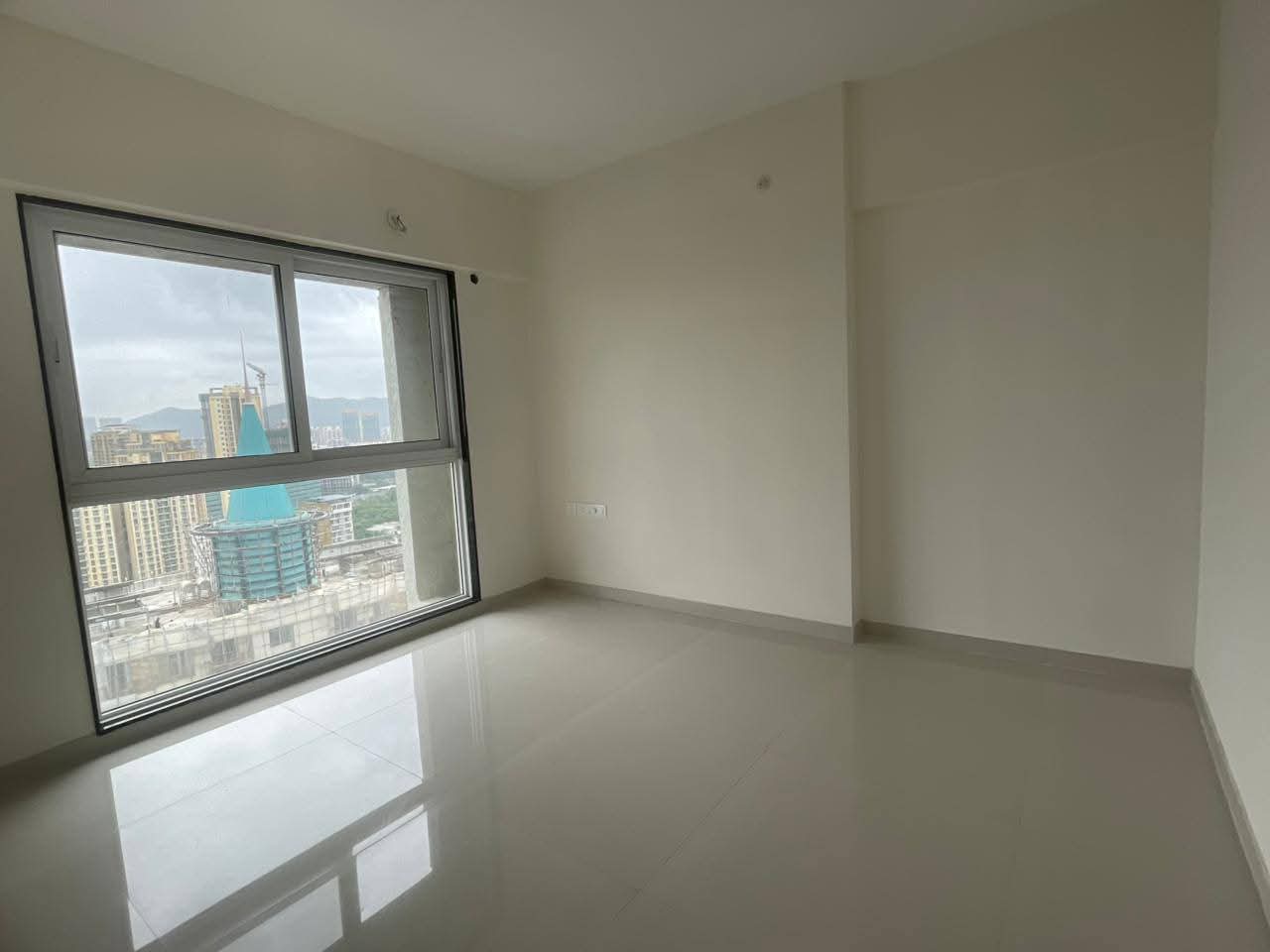 2 BHK Apartment For Rent in Ashar Axis