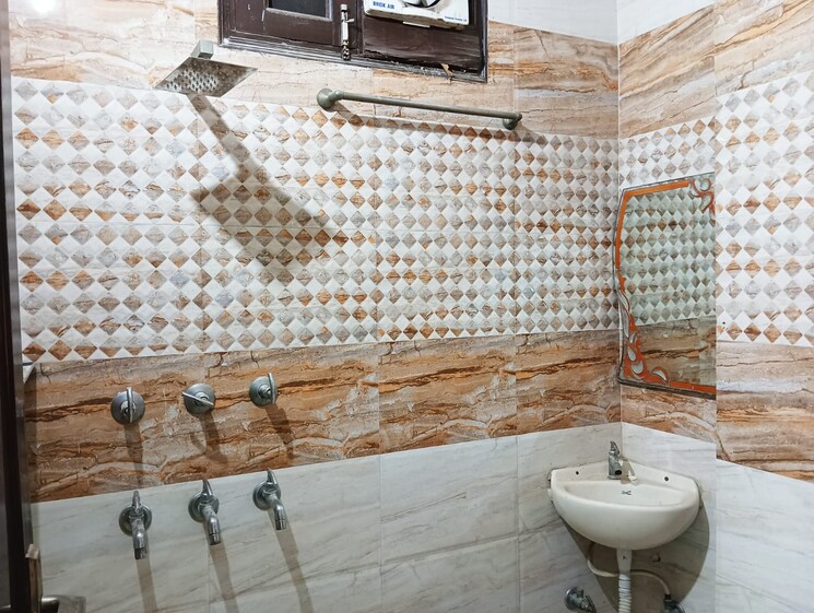 Bathroom, subhash nagar 2 Bedroom 900 Sq.Ft. Builder Floor In Subhash Nagar Delhi 8902858
