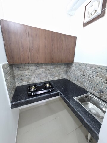 Furnished Amenities in 1 RK Apartment at Ardee City, Sector 52 – for Rent