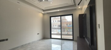 Room in 4 BHK Builder Floor at Parklands, Sector 85 – for Sale