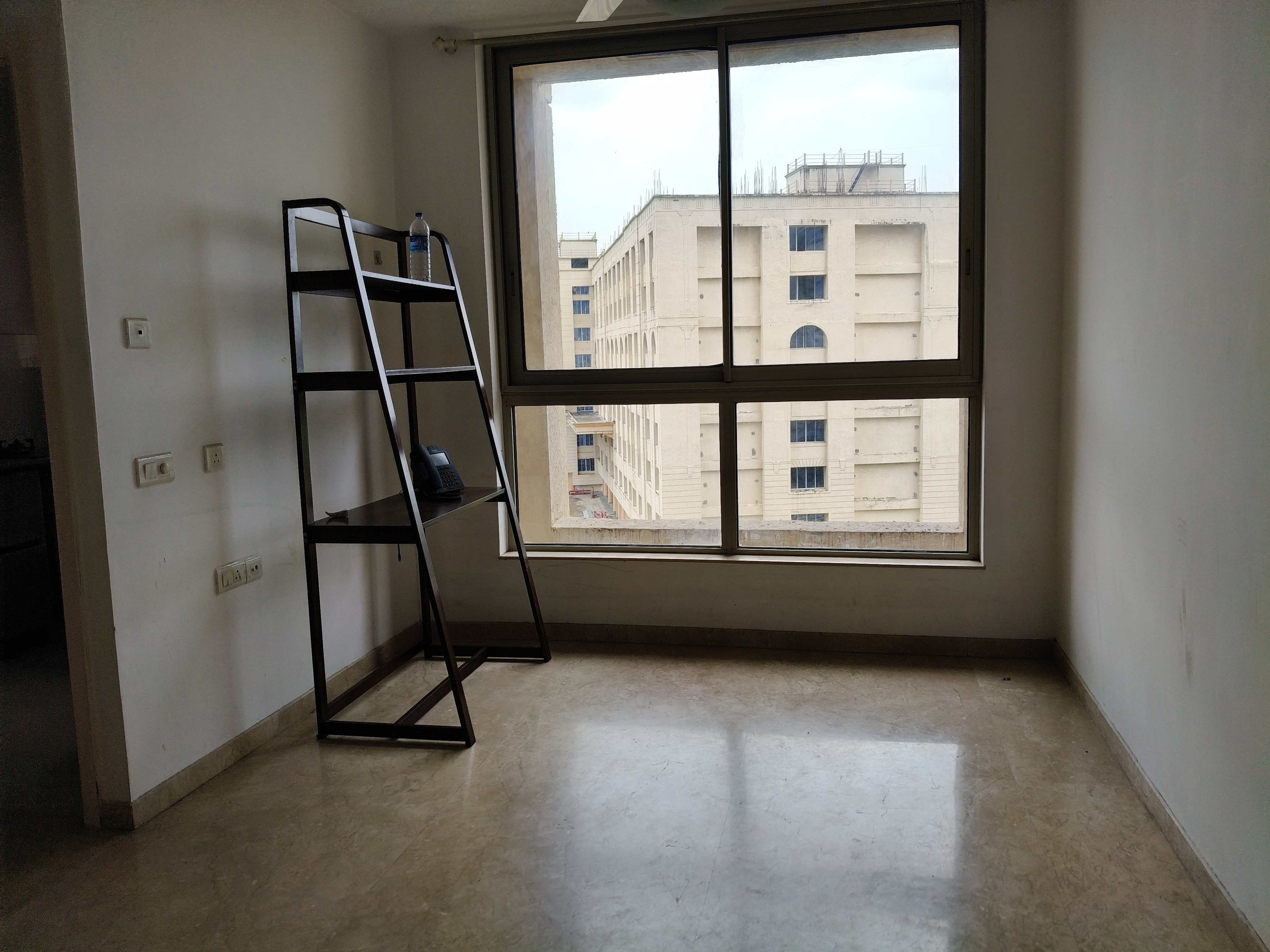 1 BHK Apartment For Rent in Hiranandani Estate