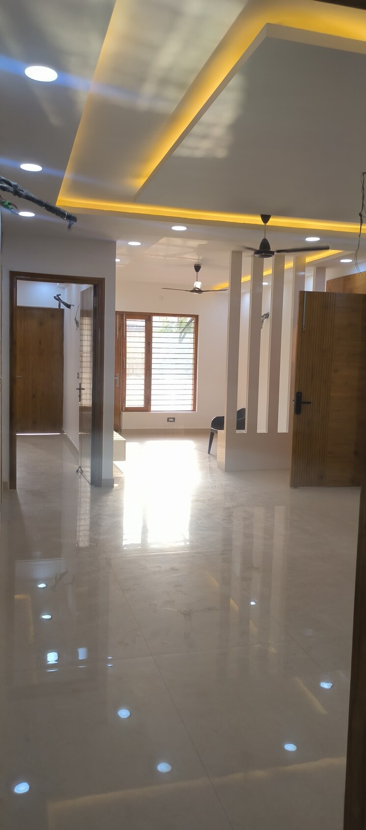 Room, parklands 4 Bedroom 250 Sq.Yd. Builder Floor In Sector 85 Faridabad 8902872